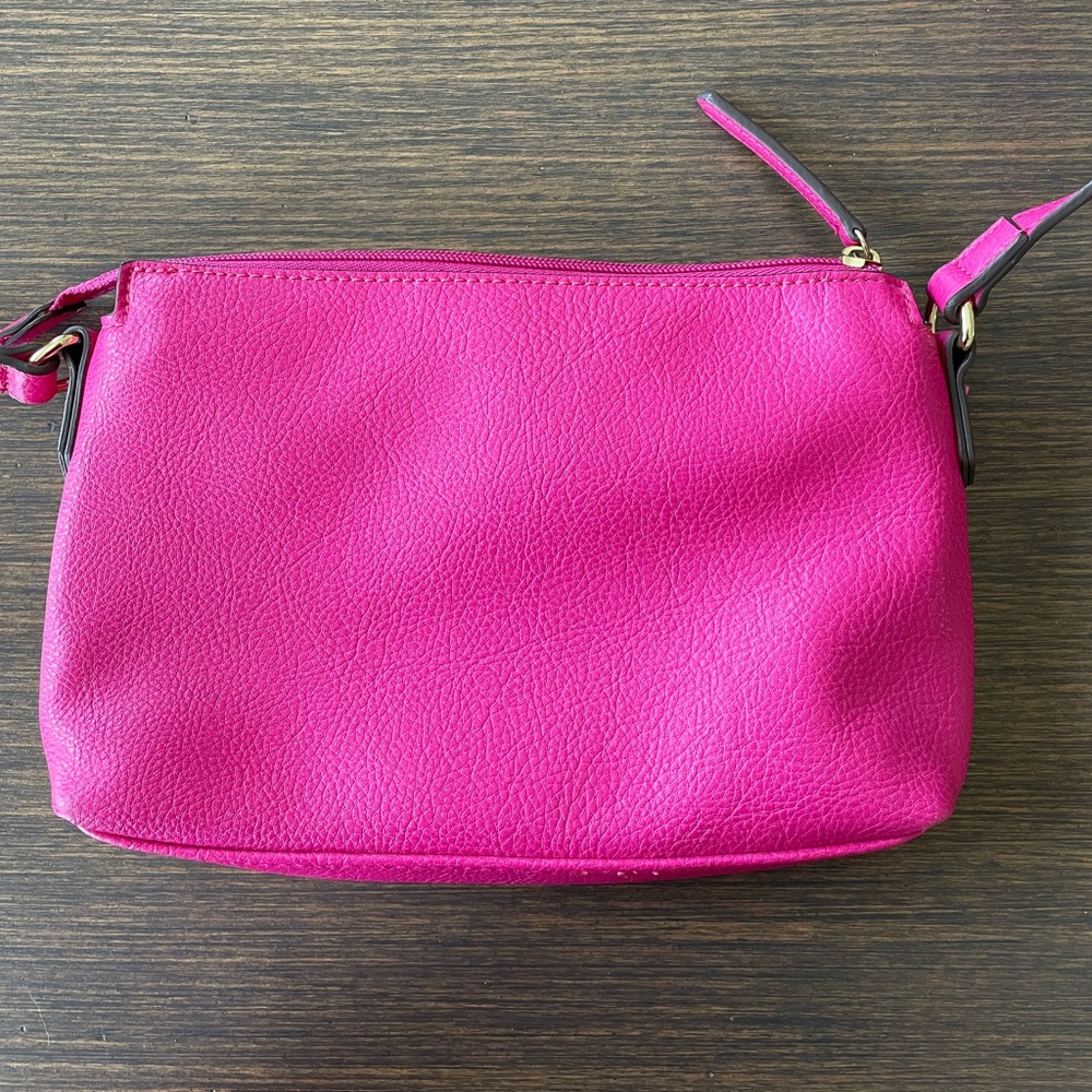 LIZ CLAIBORNE BARBIE PINK CROSSBODY Hot Pink Goldtone Hardware Vegan Leather - Picture 2 of 14